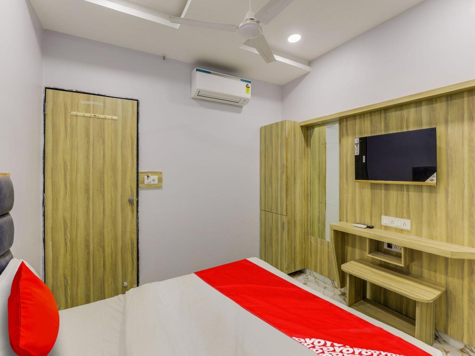 Hotel Krishna Ahmedabad Exterior foto